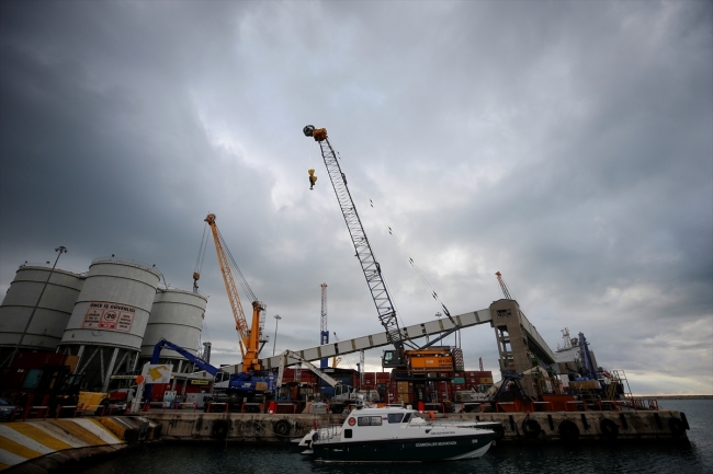 Gümrük muhafaza ekipleri kaçakçılara göz açtırmıyor